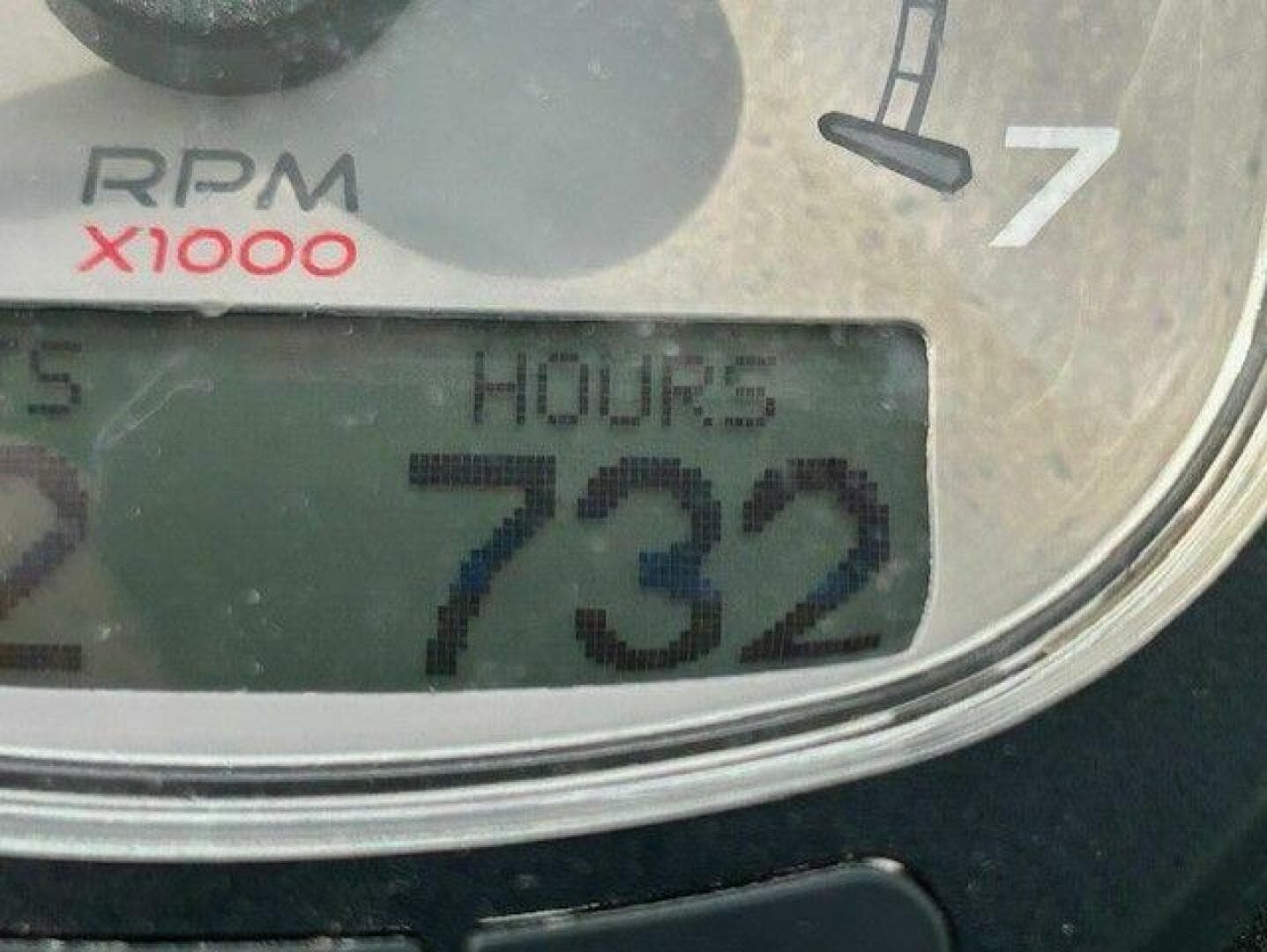 2004 Cruisers Yachts 340 Express — photo 22