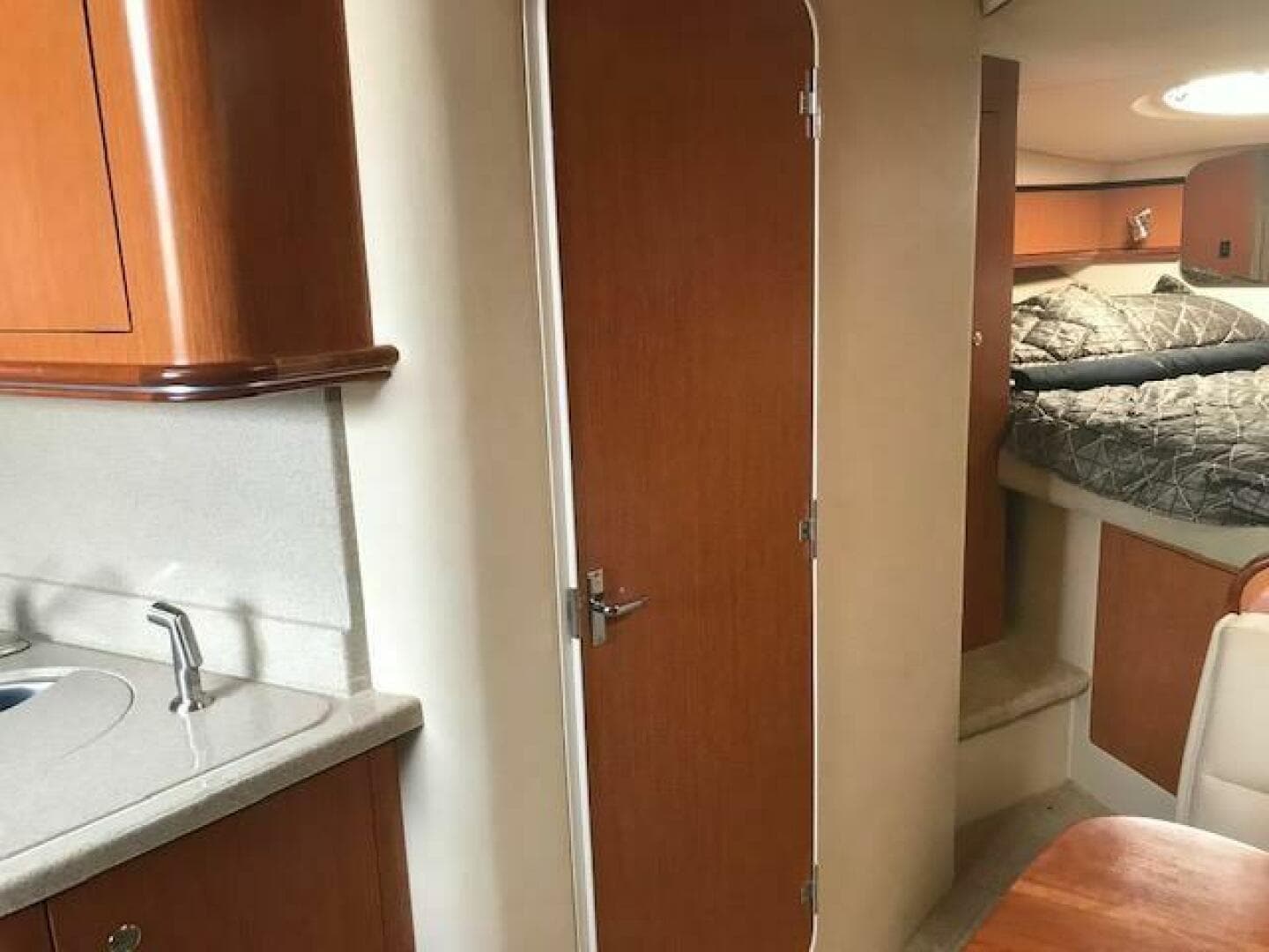 2004 Cruisers Yachts 340 Express — photo 30