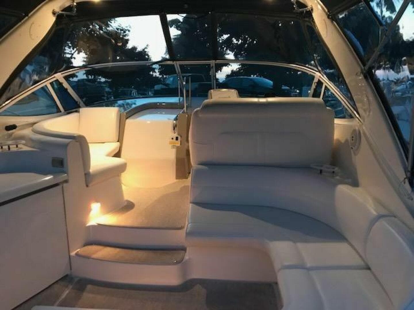 2004 Cruisers Yachts 340 Express — photo 7
