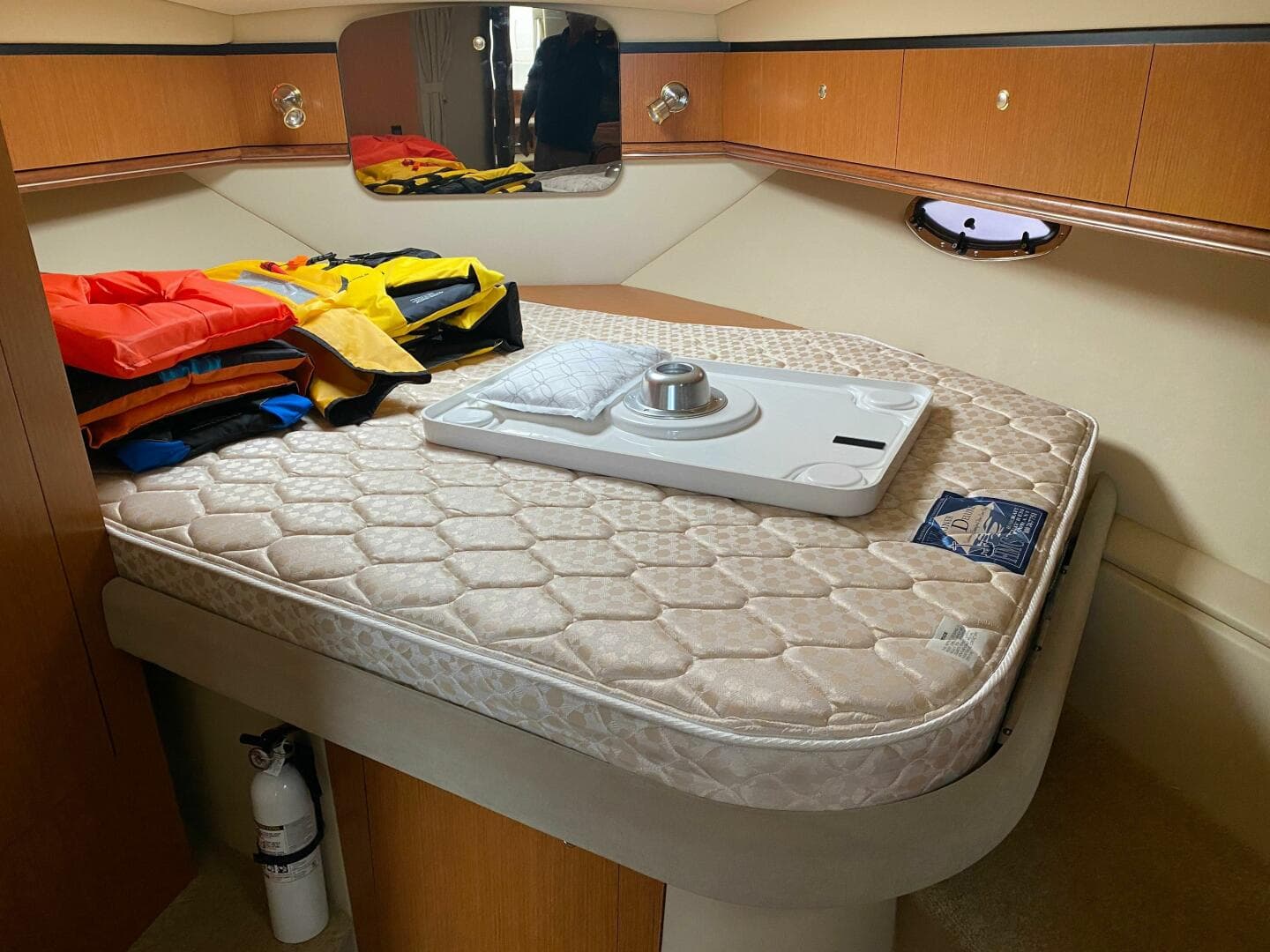 2004 Cruisers Yachts 340 Express — photo 33