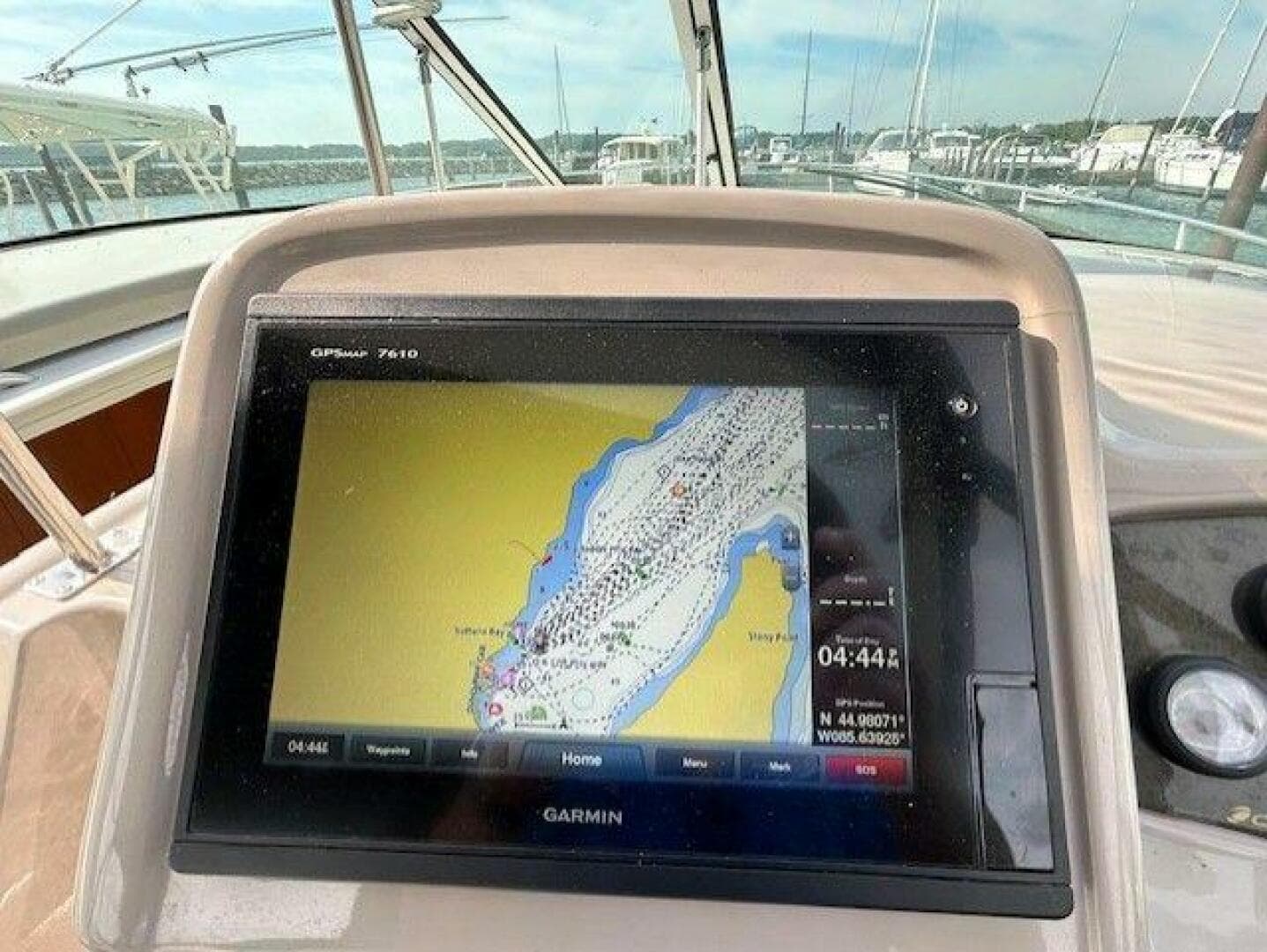 2004 Cruisers Yachts 340 Express — photo 17