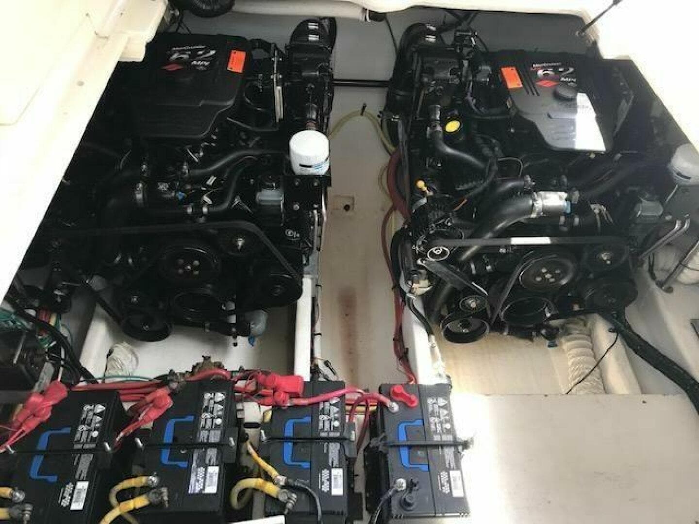 2004 Cruisers Yachts 340 Express — photo 49