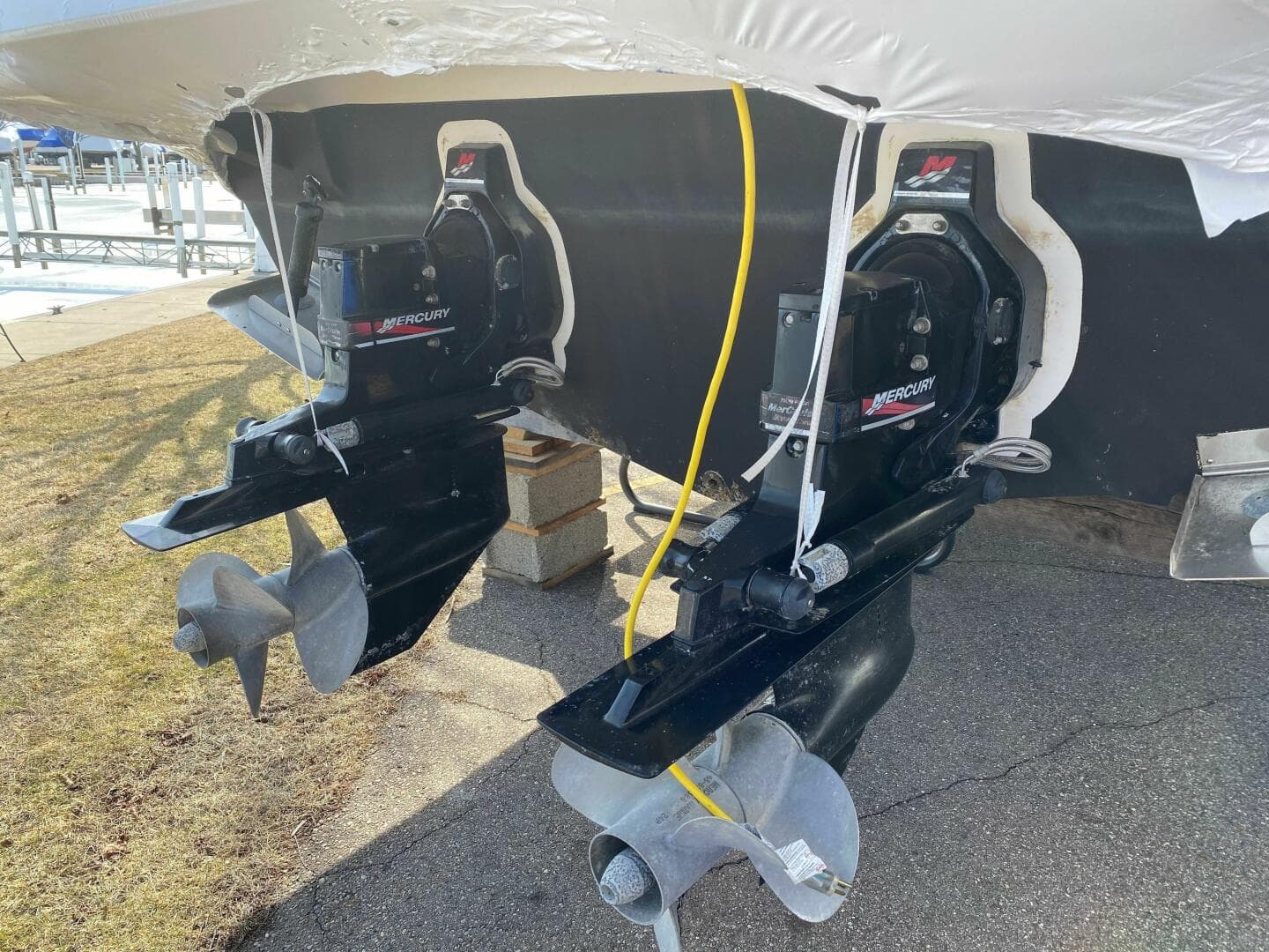 2004 Cruisers Yachts 340 Express — photo 48