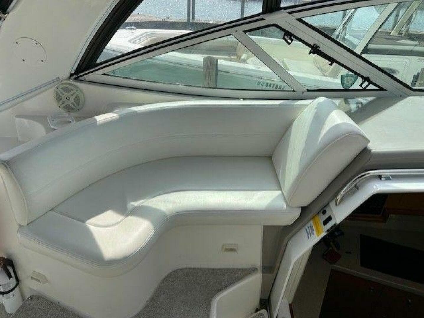 2004 Cruisers Yachts 340 Express — photo 8