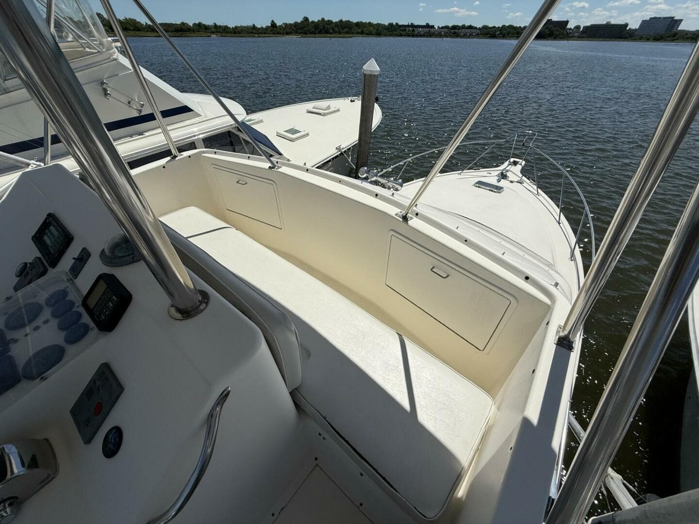 1988 Ocean Yachts 35 Flybridge — photo 8