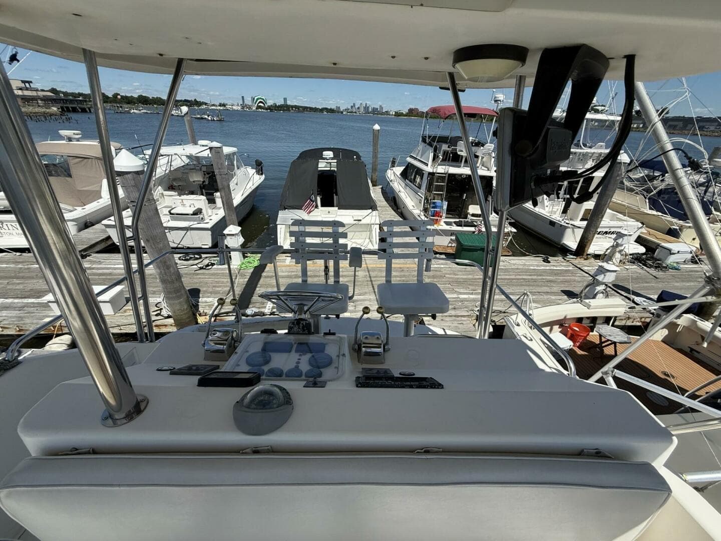 1988 Ocean Yachts 35 Flybridge — photo 9