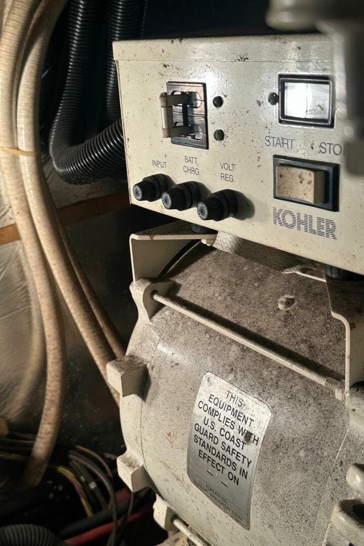 1991 Carver 3807 Aft Cabin — photo 43