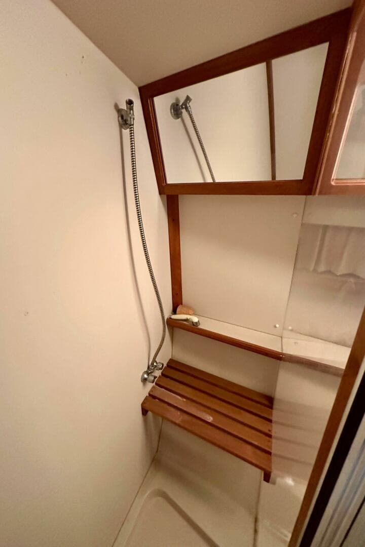 1991 Carver 3807 Aft Cabin — photo 40