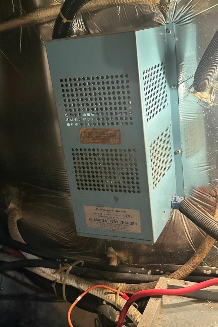 1991 Carver 3807 Aft Cabin — photo 41