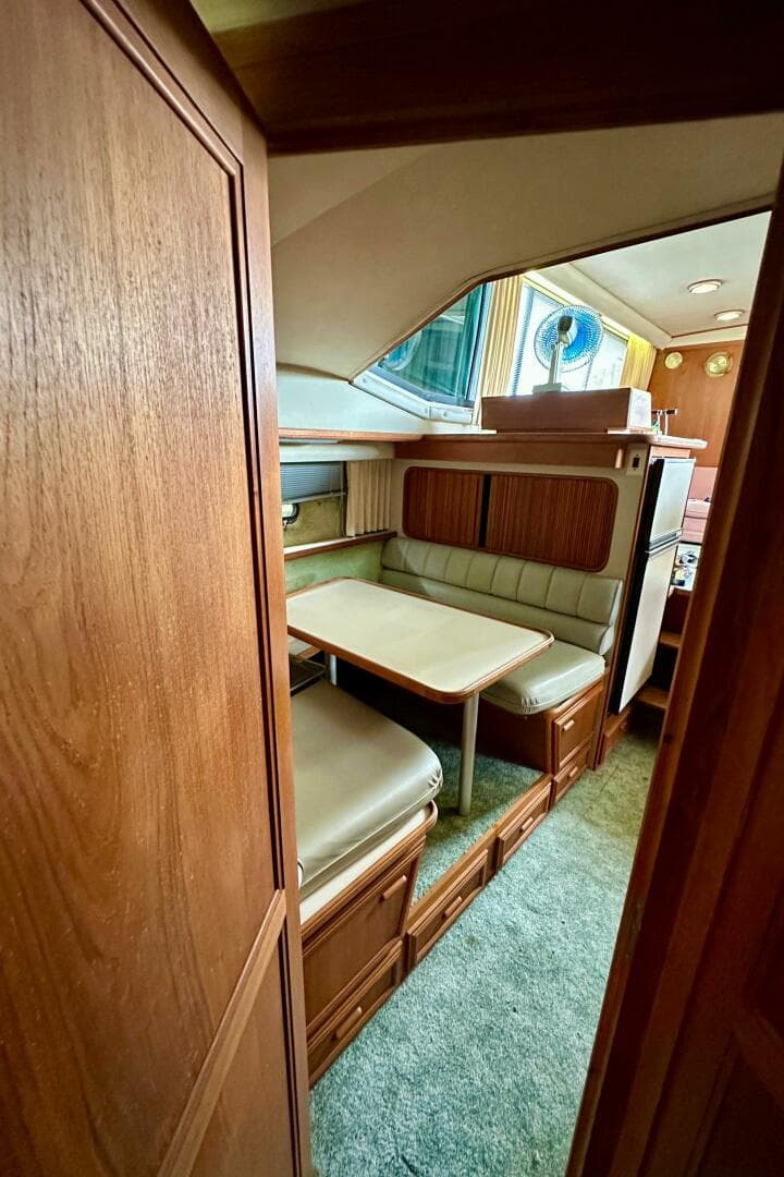 1991 Carver 3807 Aft Cabin — photo 27
