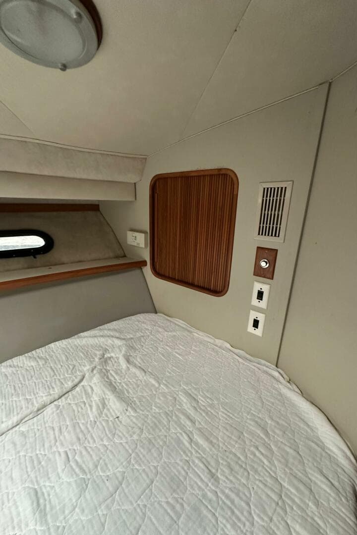 1991 Carver 3807 Aft Cabin — photo 38