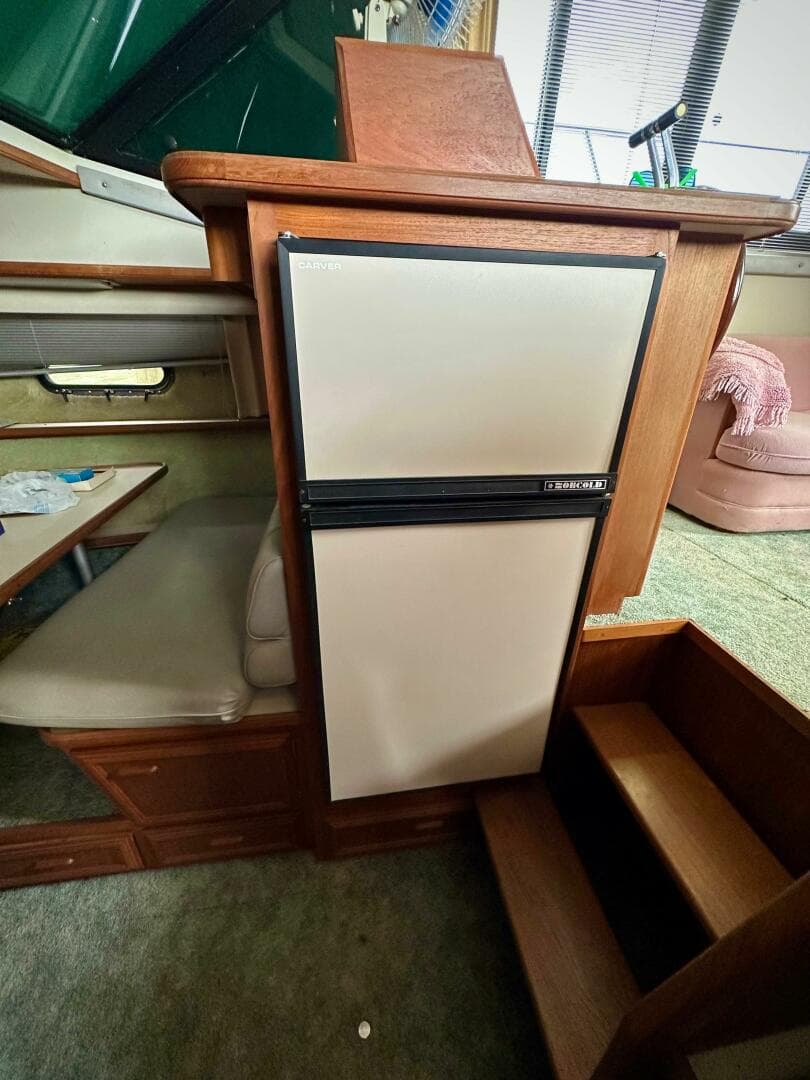 1991 Carver 3807 Aft Cabin — photo 26