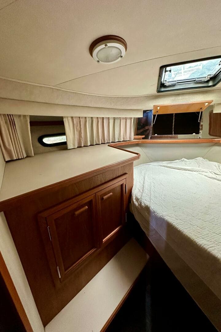 1991 Carver 3807 Aft Cabin — photo 36