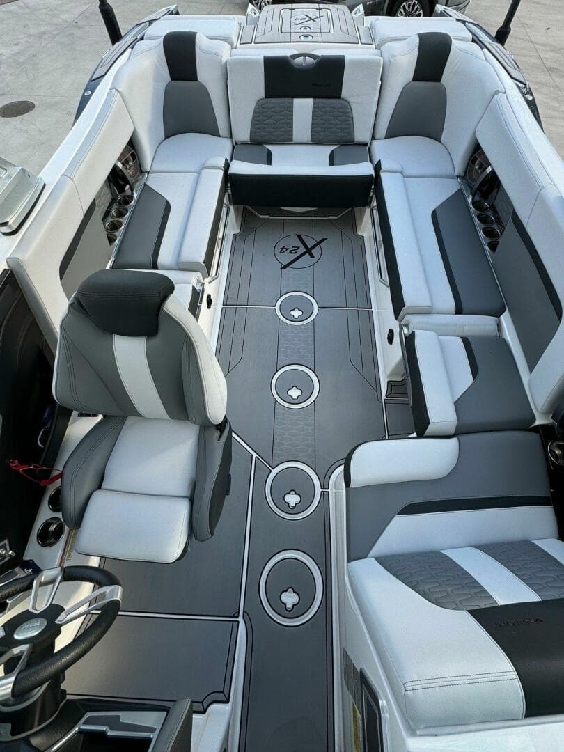 2019 Mastercraft X24 — photo 11