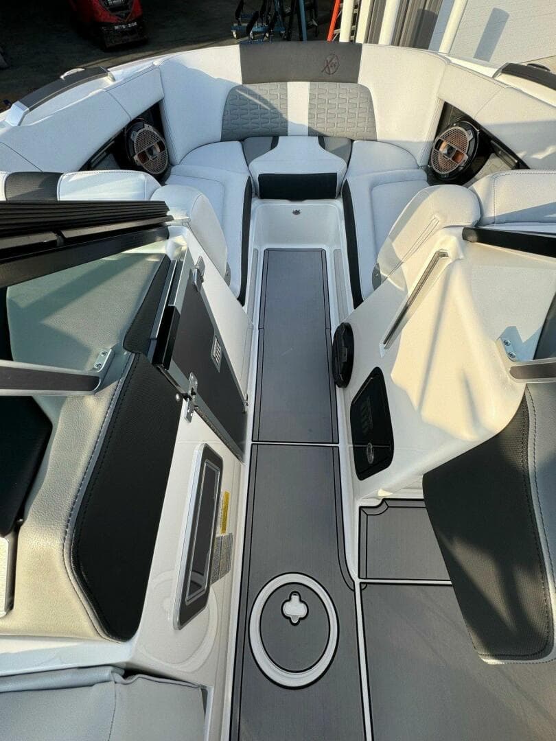 2019 Mastercraft X24 — photo 14