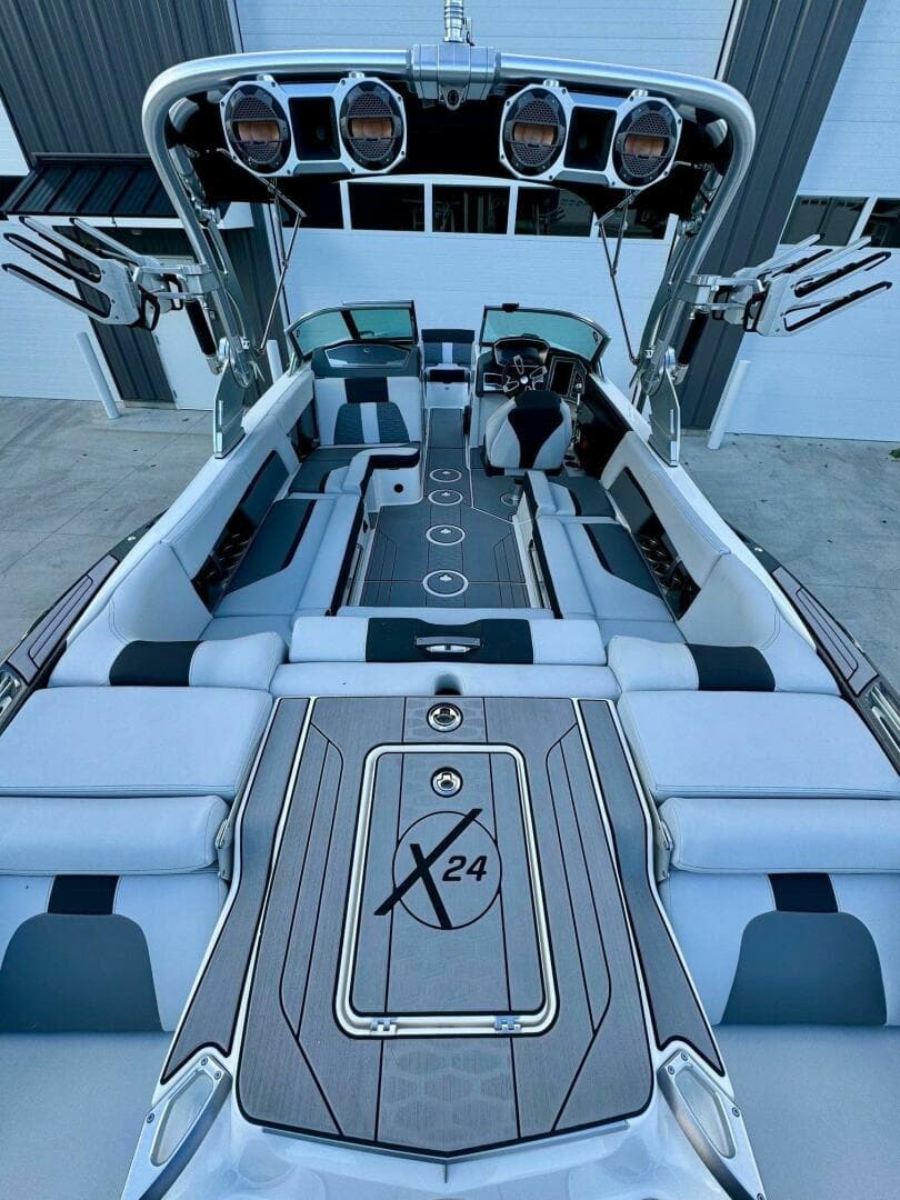 2019 Mastercraft X24 — photo 8