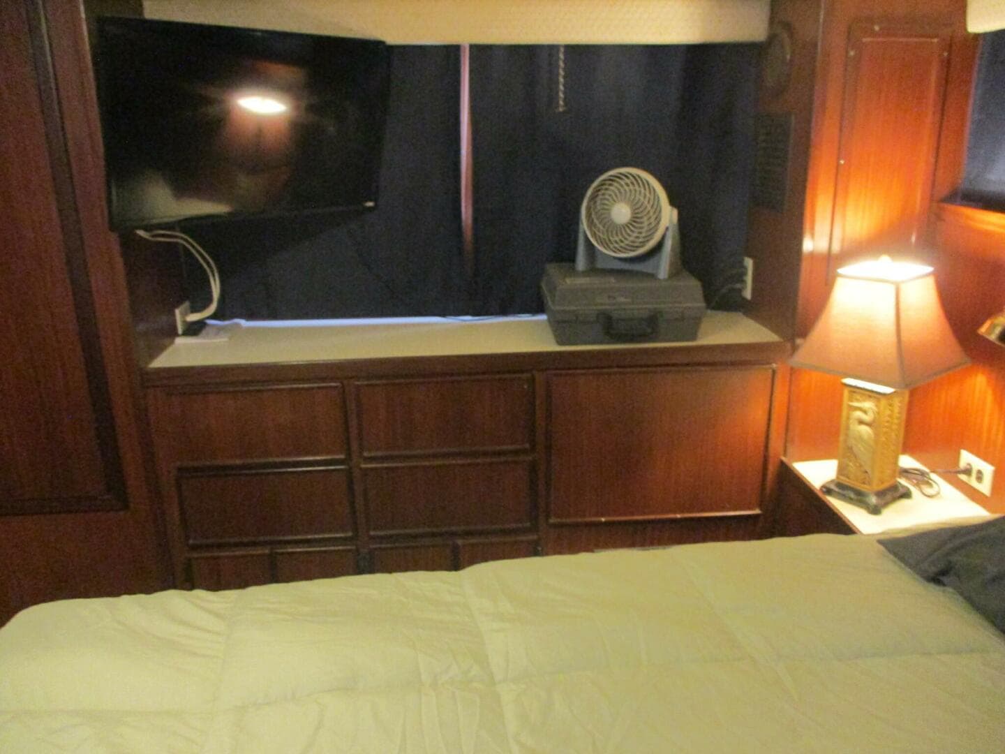 1986 Hatteras — photo 27