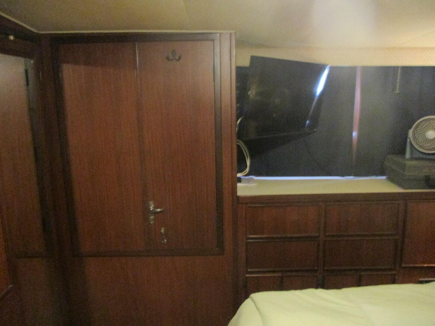 1986 Hatteras — photo 26