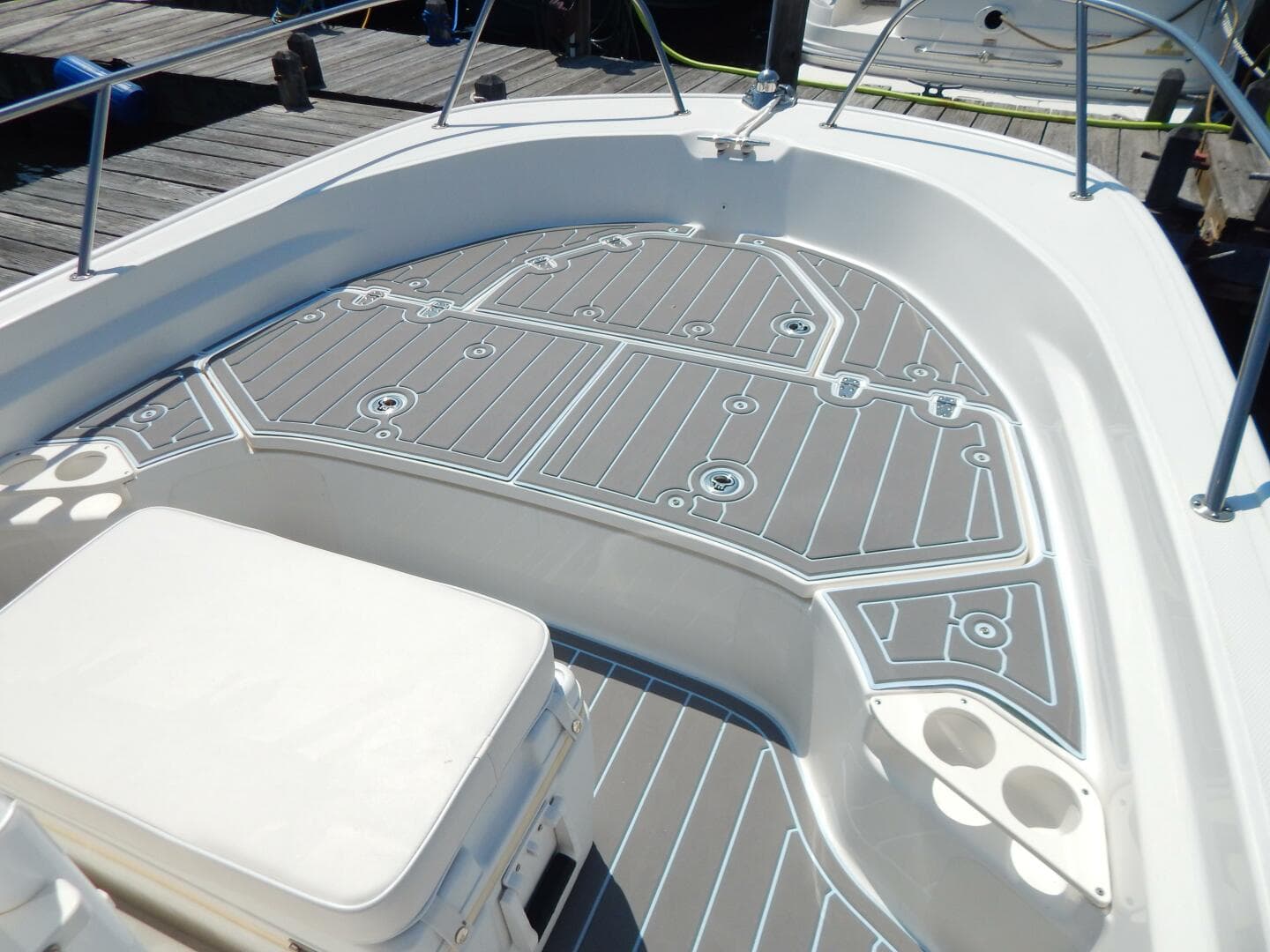 2020 Boston Whaler 190 Montauk — photo 9