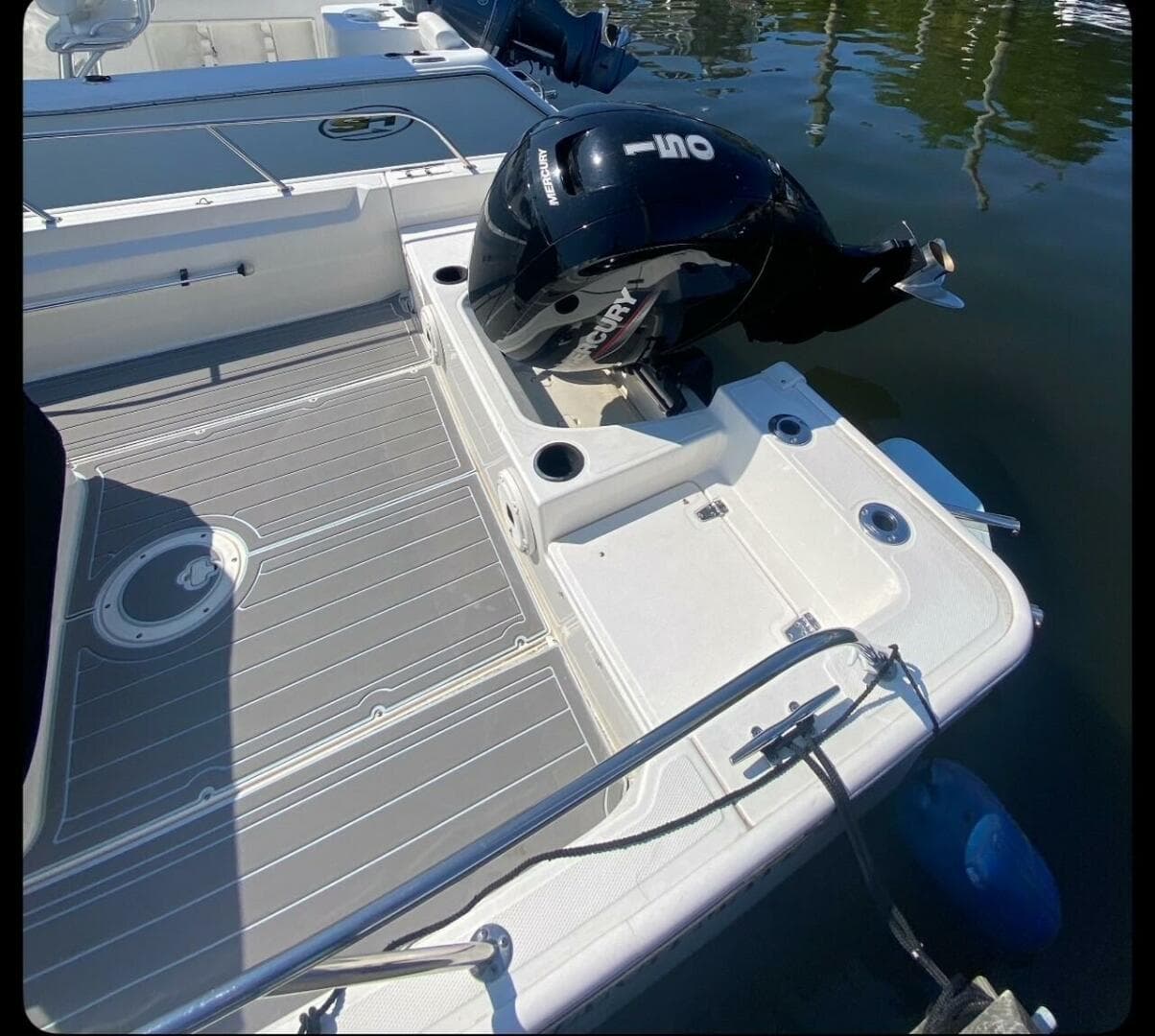 2020 Boston Whaler 190 Montauk — photo 13