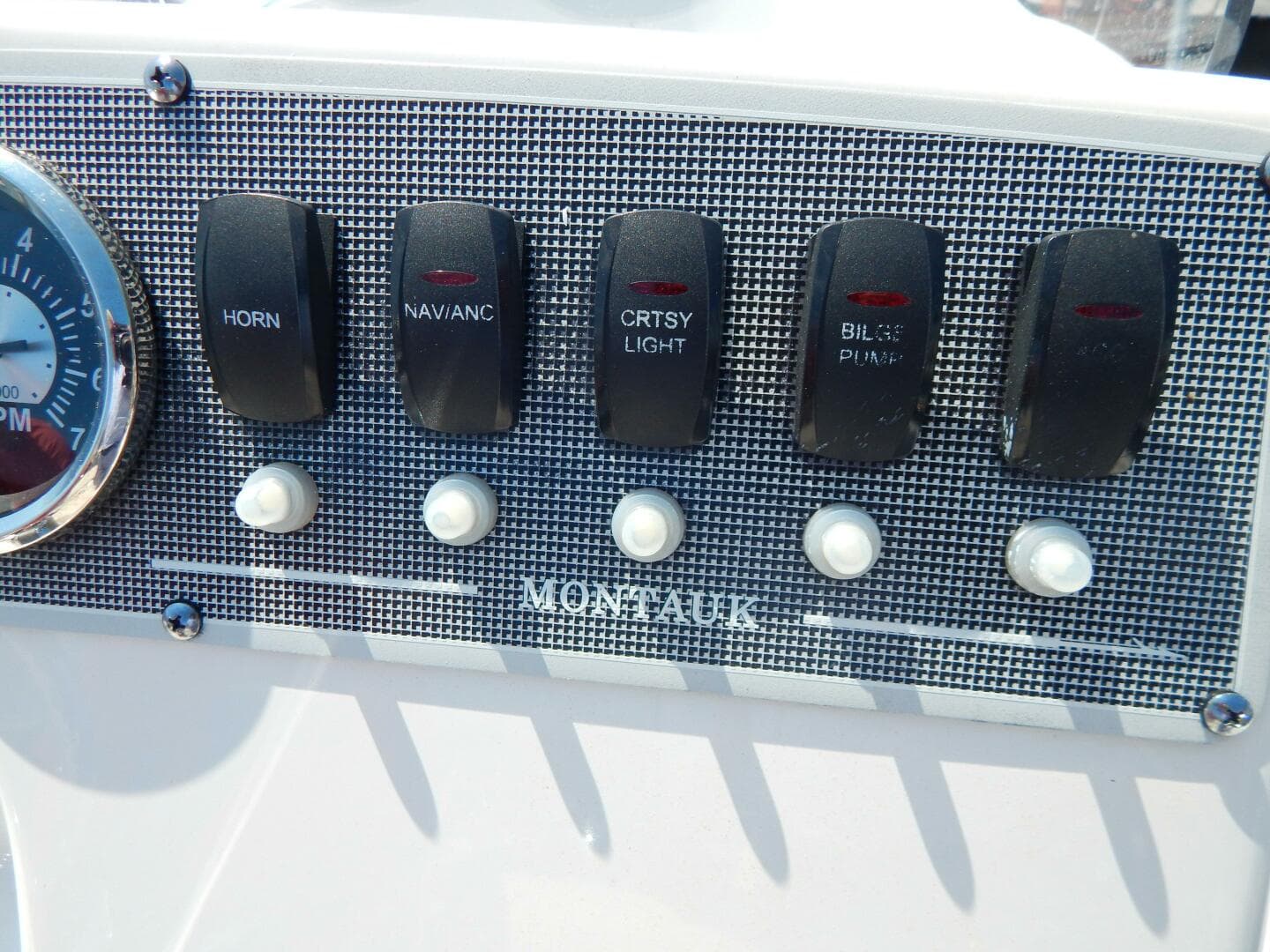 2020 Boston Whaler 190 Montauk — photo 14