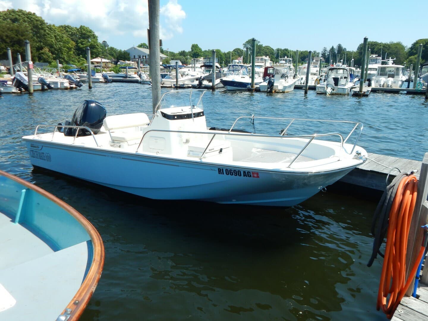 2020 Boston Whaler 190 Montauk — photo 1
