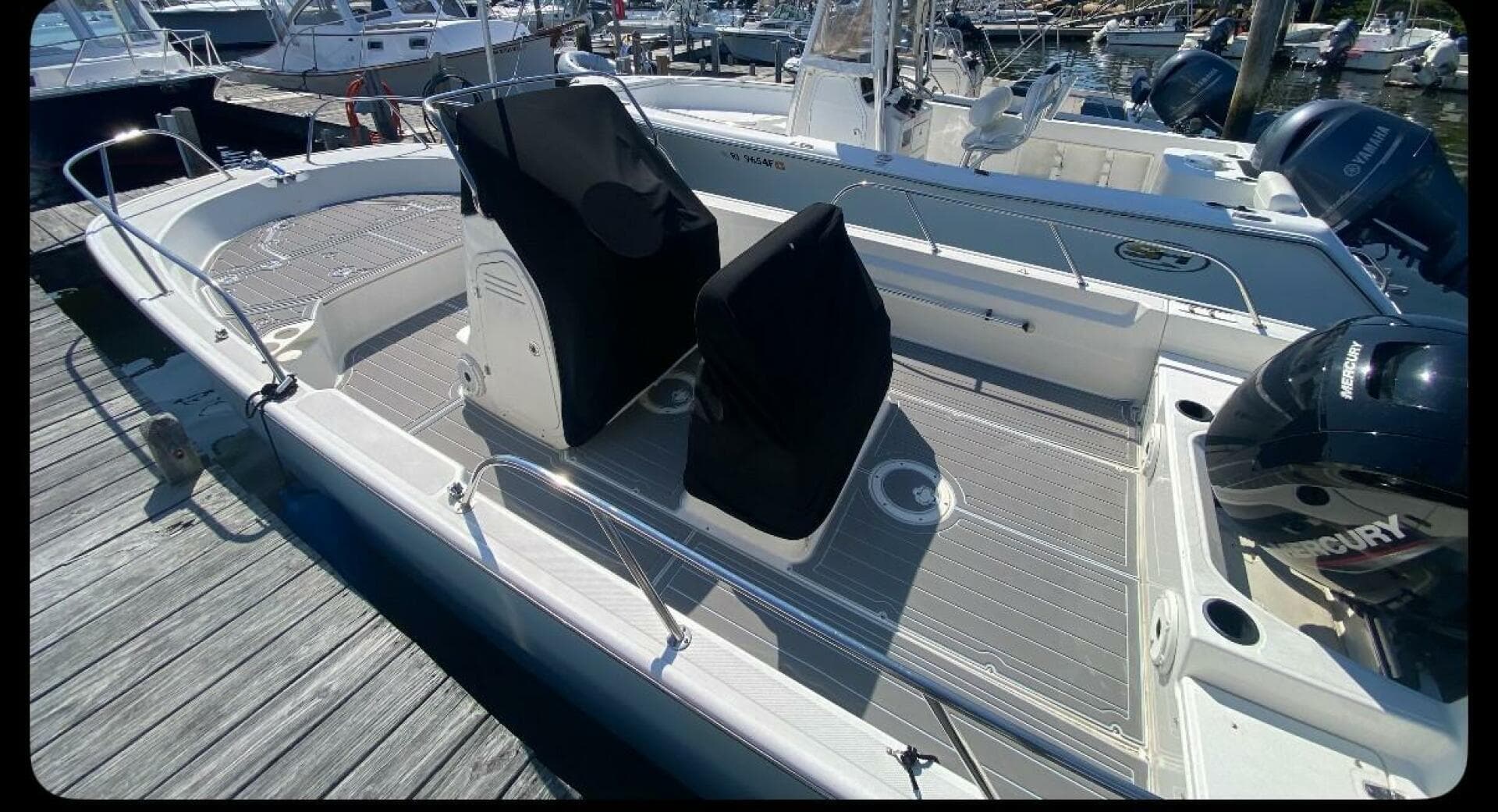 2020 Boston Whaler 190 Montauk — photo 2