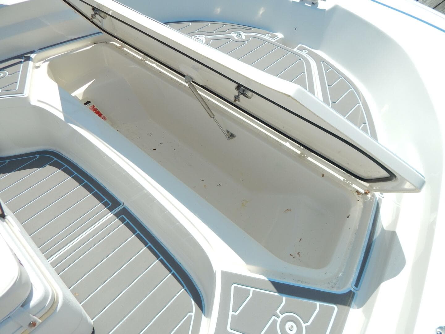 2020 Boston Whaler 190 Montauk — photo 8