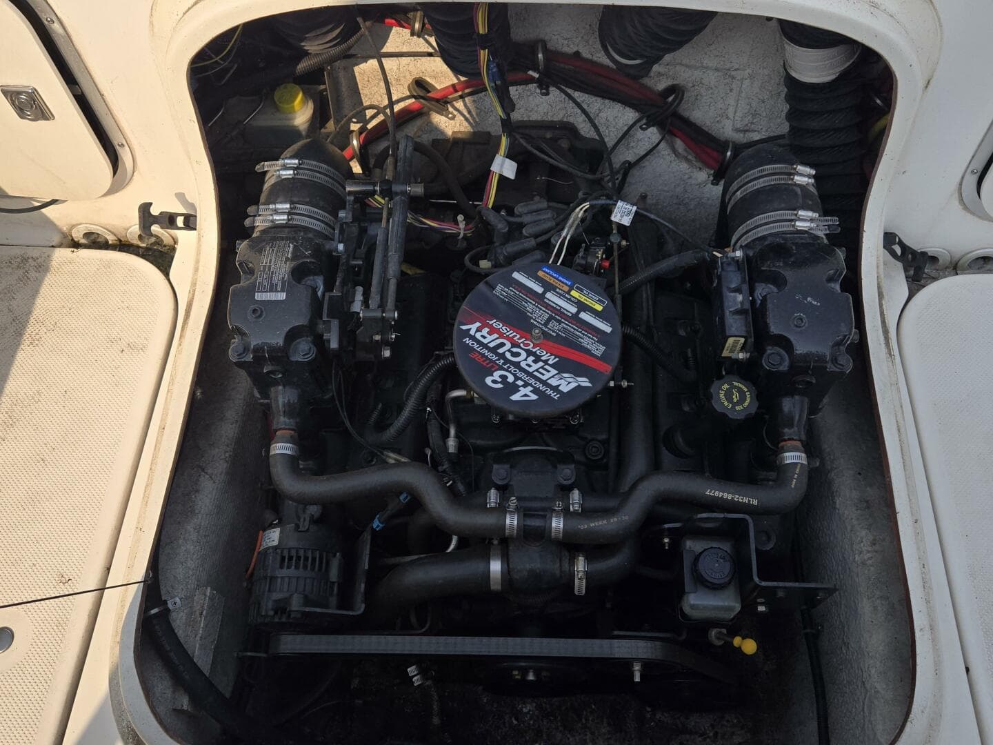 2004 Bayliner — photo 10