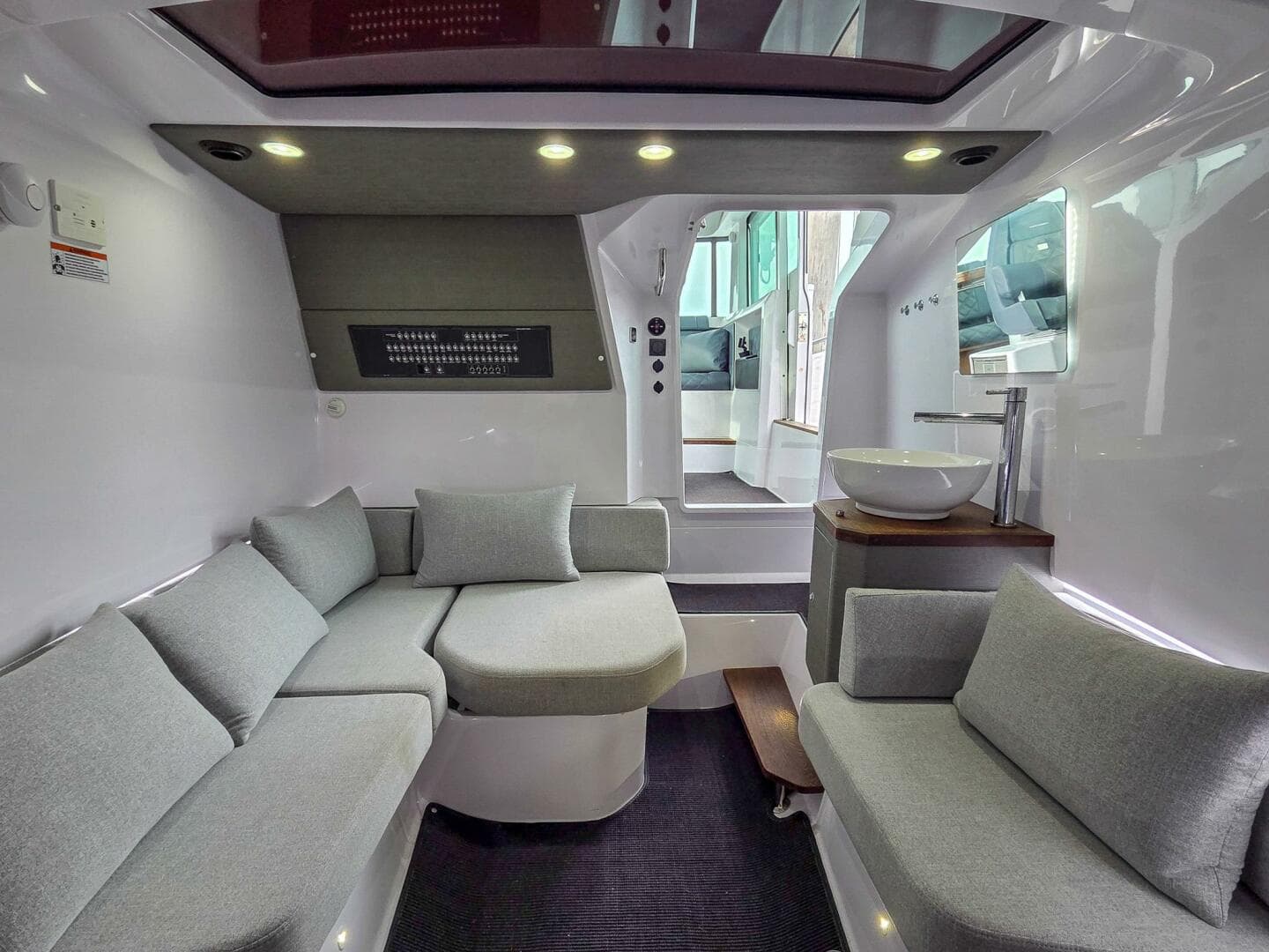2021 Axopar 37 XC Cross Cabin — photo 16