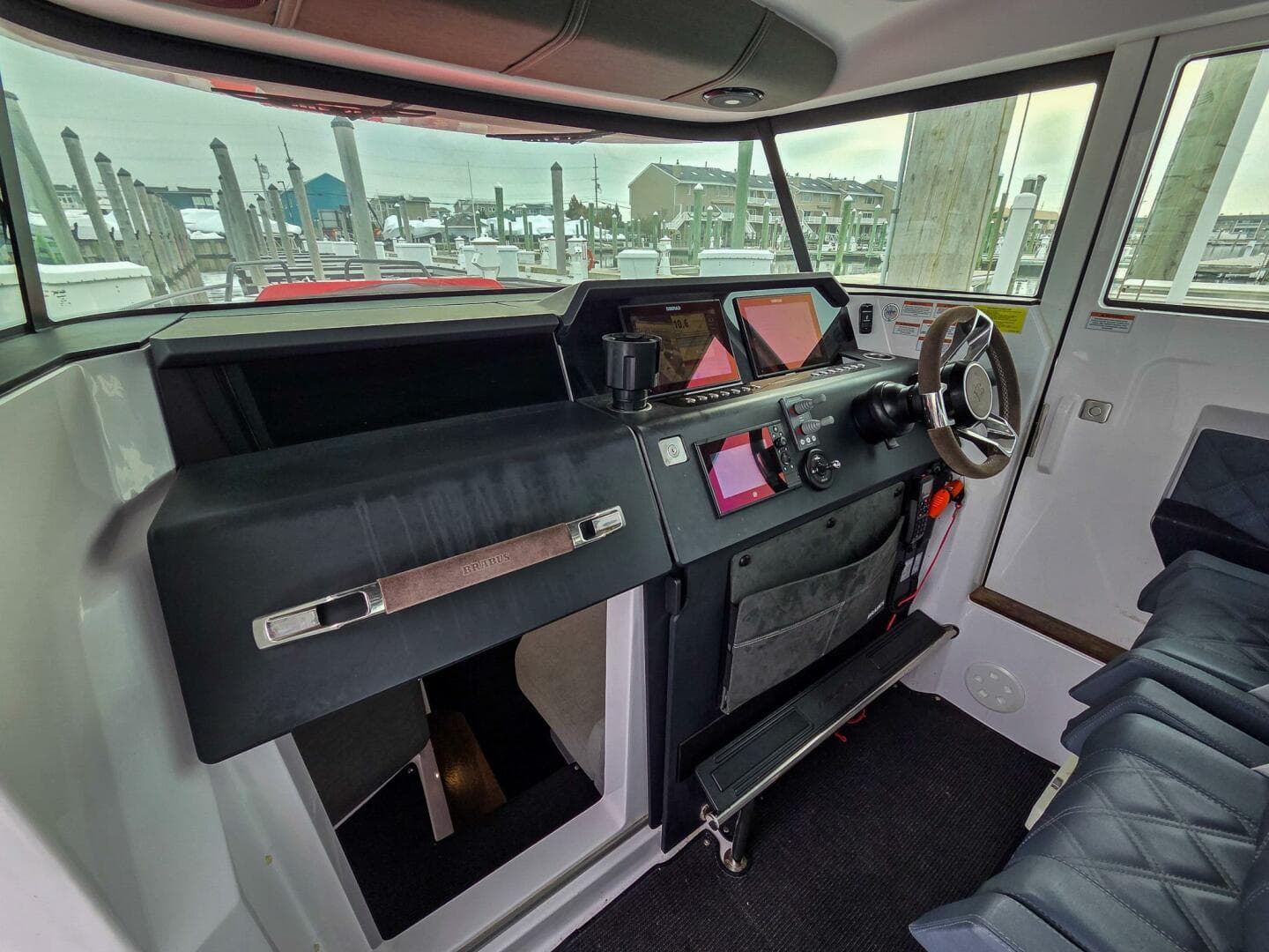 2021 Axopar 37 XC Cross Cabin — photo 12