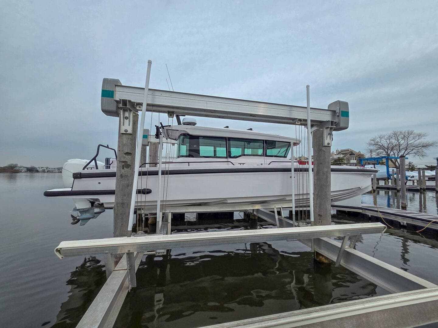 2021 Axopar 37 XC Cross Cabin — photo 4