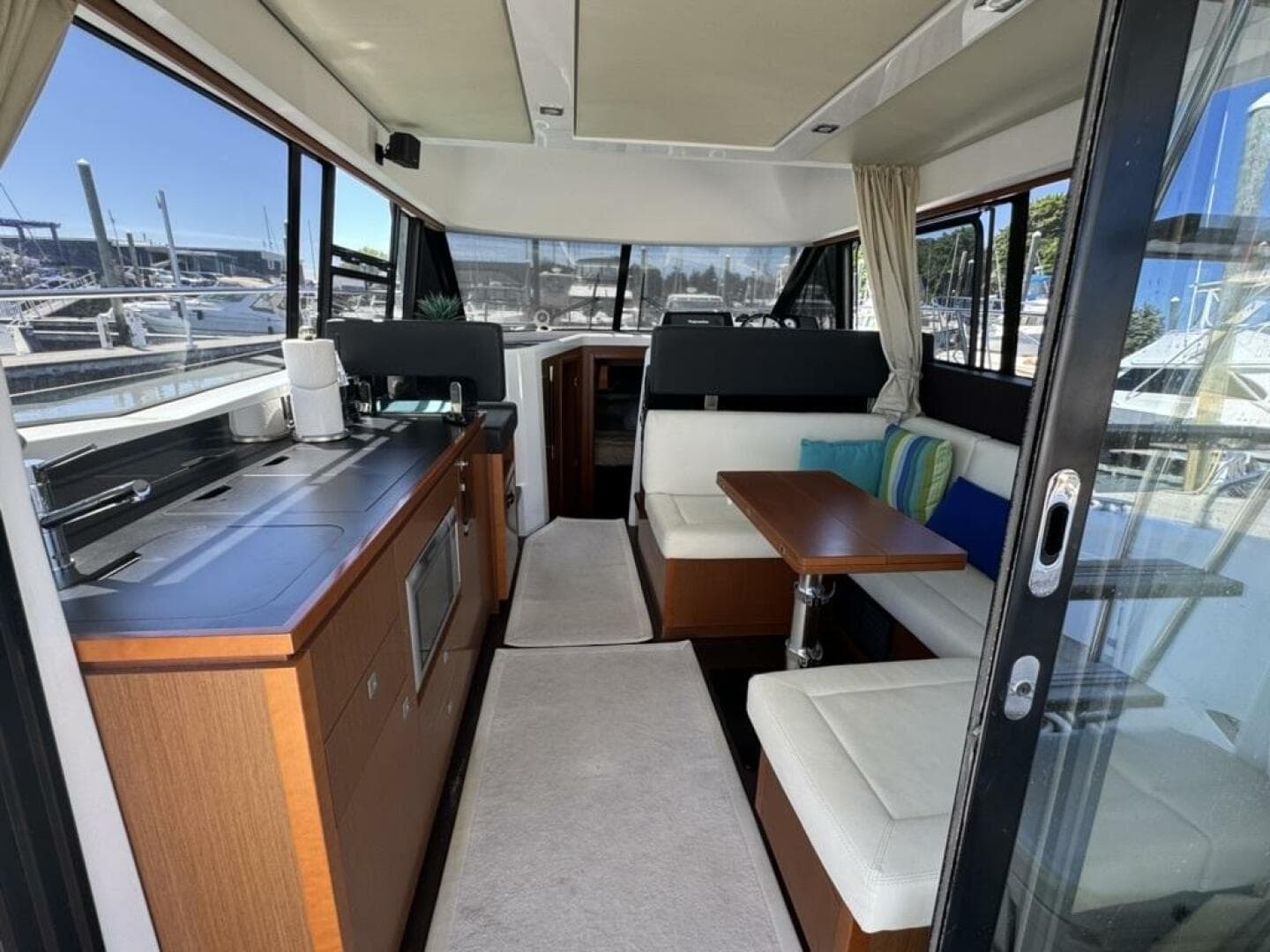 2016 Jeanneau Velasco 37F — photo 9