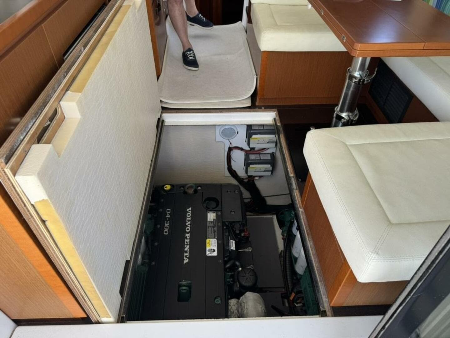 2016 Jeanneau Velasco 37F — photo 31