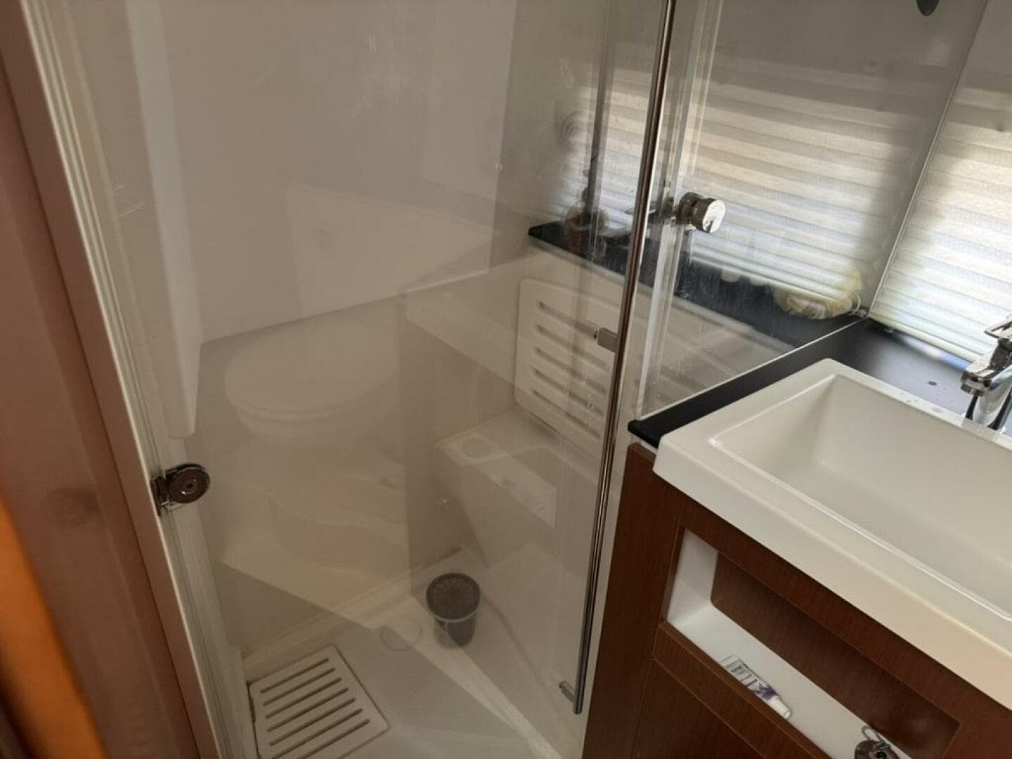 2016 Jeanneau Velasco 37F — photo 20