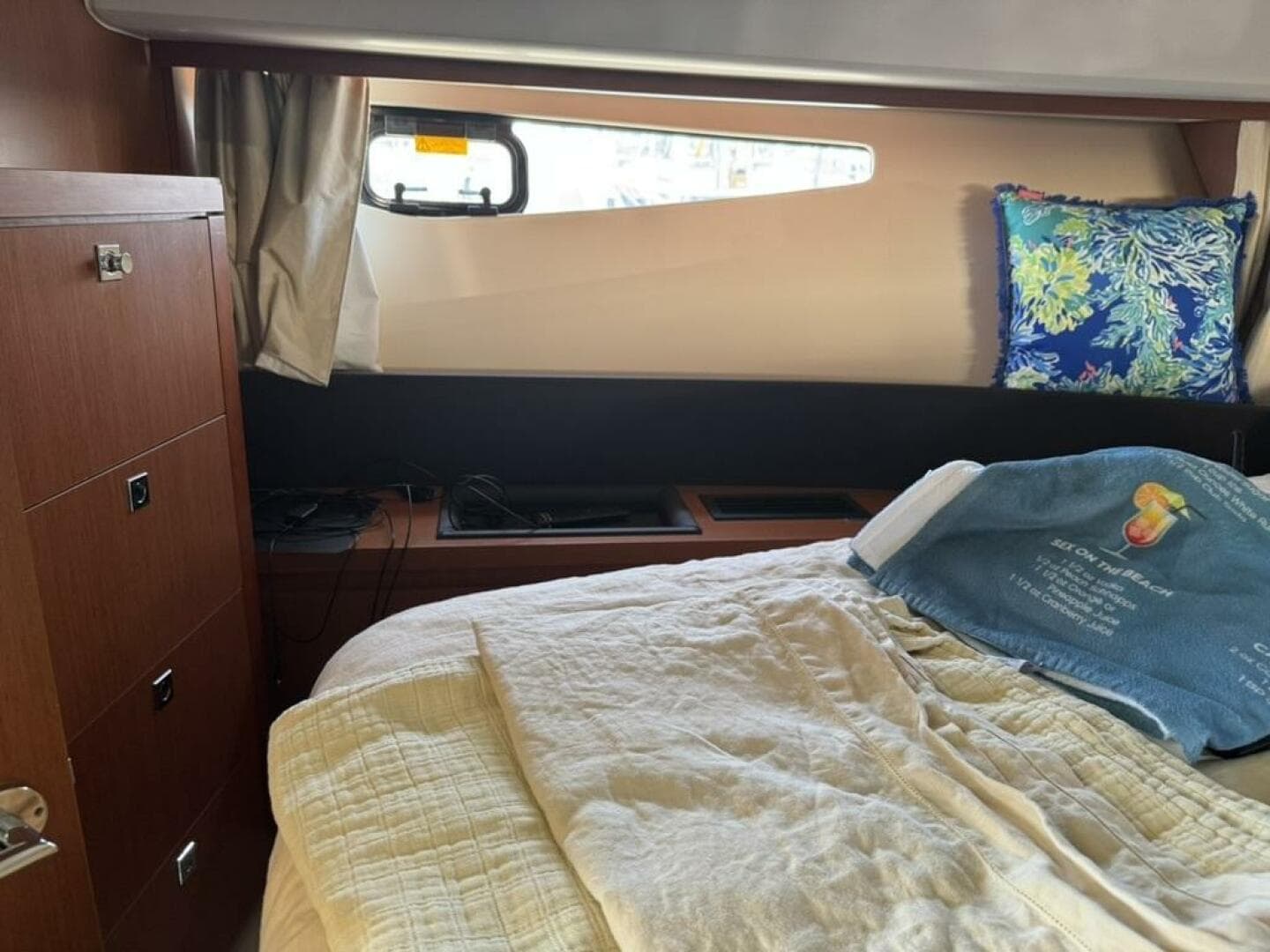 2016 Jeanneau Velasco 37F — photo 17