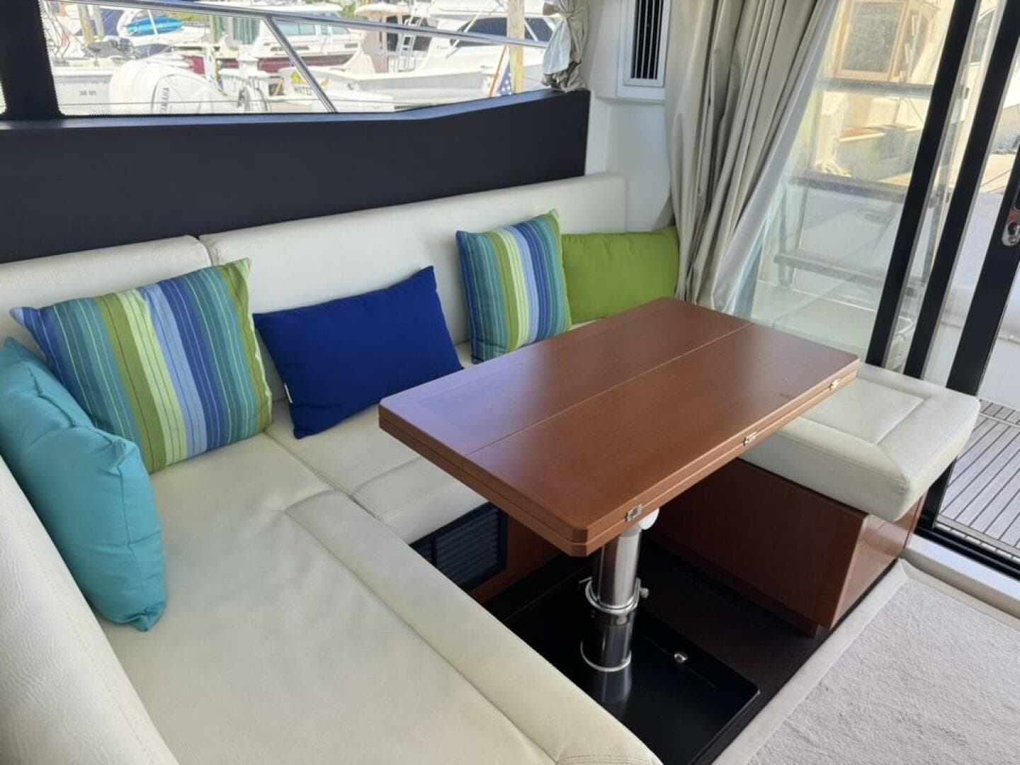 2016 Jeanneau Velasco 37F — photo 13