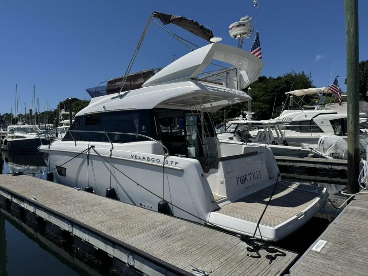 2016 Jeanneau Velasco 37F — photo 2