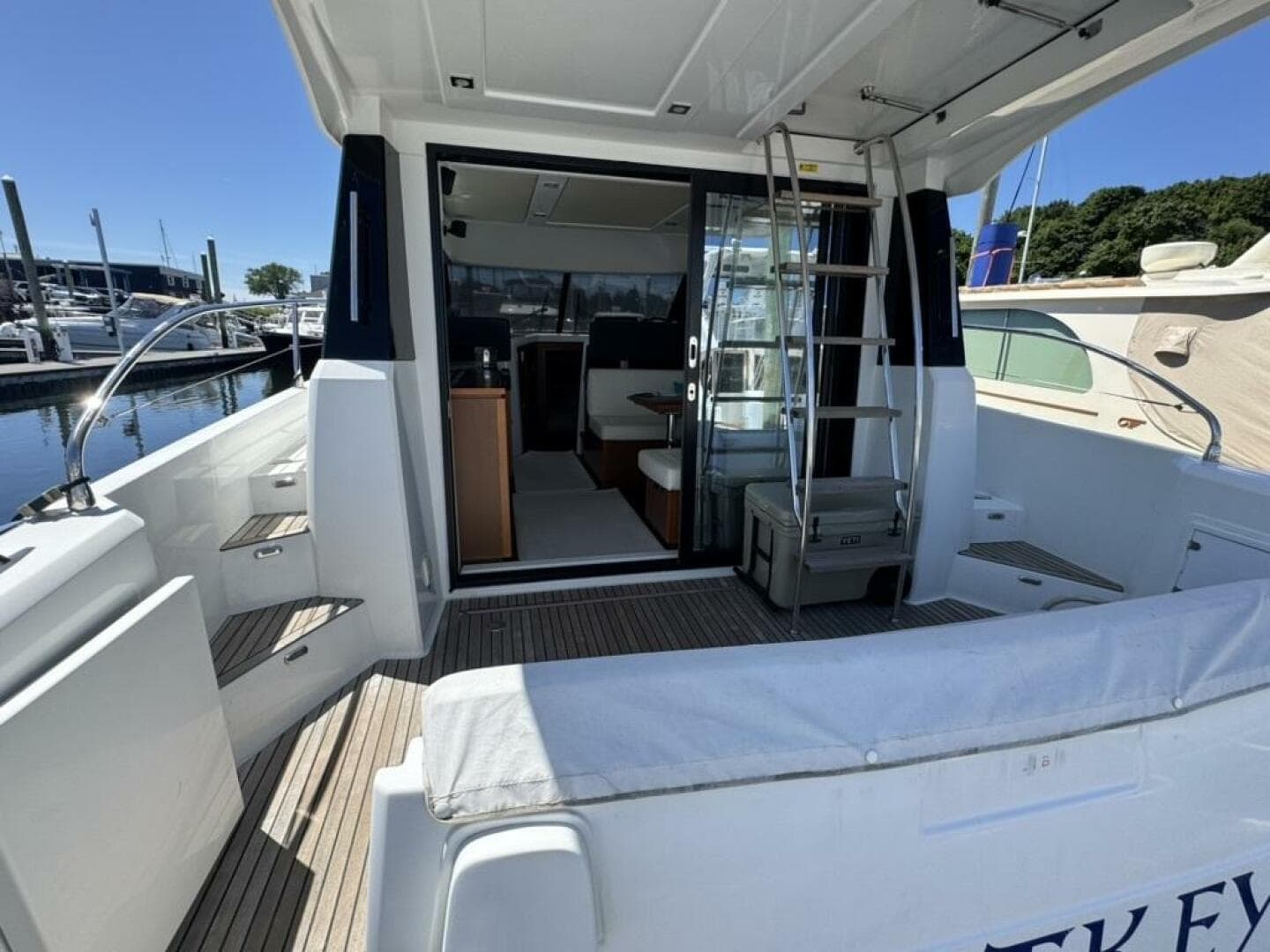 2016 Jeanneau Velasco 37F — photo 8