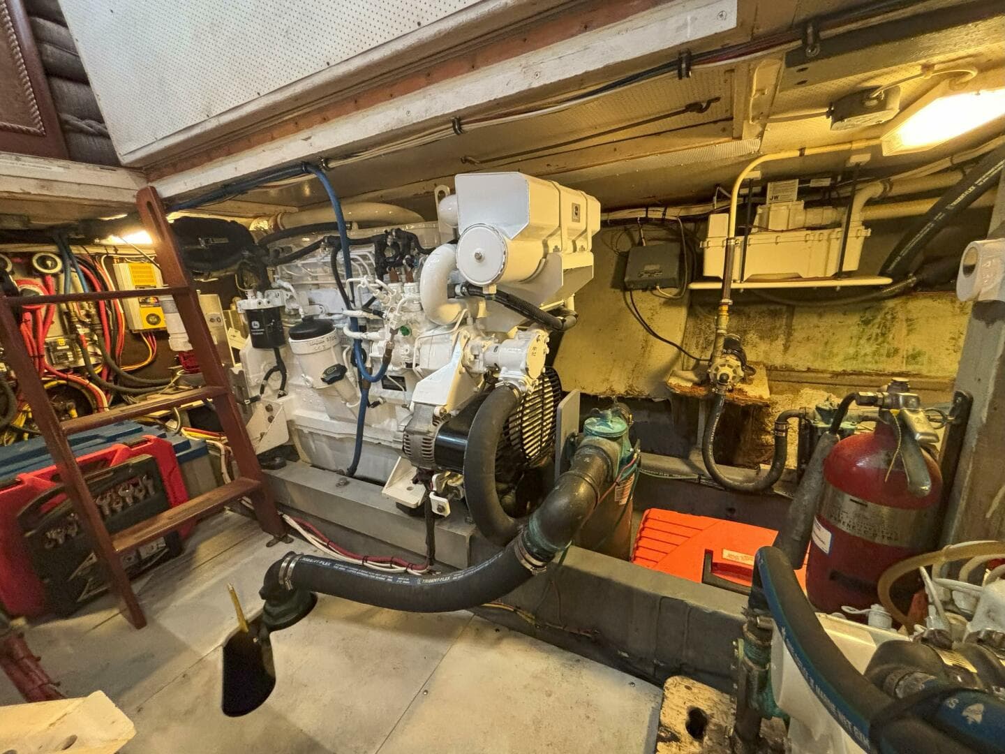 1972 Matthews 4 Flush Deck — photo 35