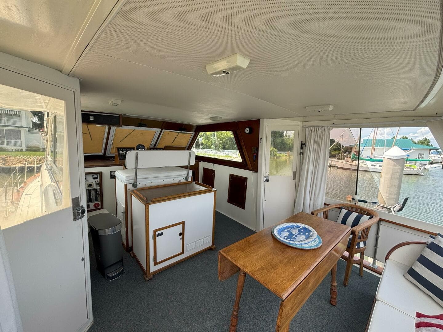 1972 Matthews 4 Flush Deck — photo 32