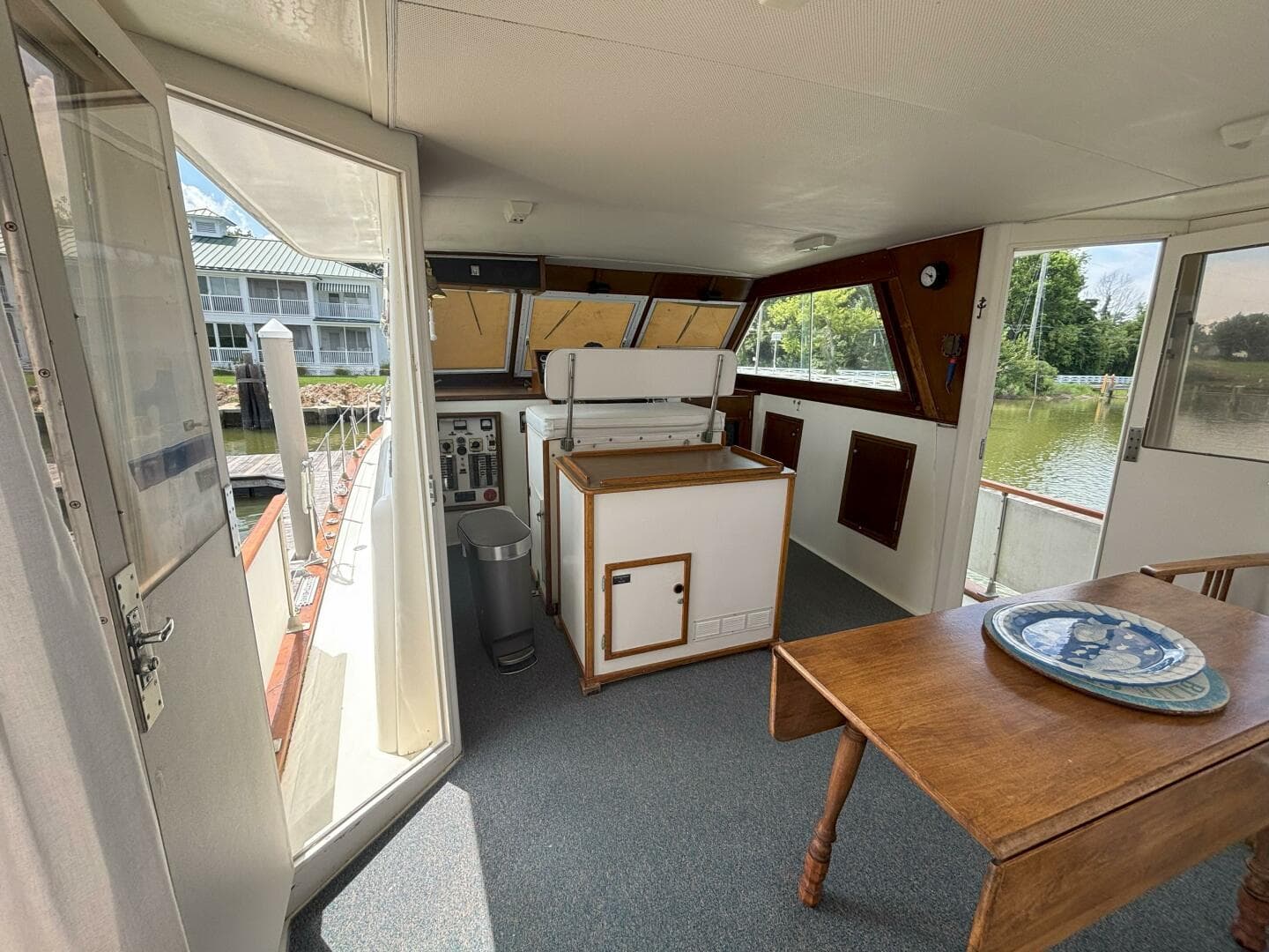 1972 Matthews 4 Flush Deck — photo 28