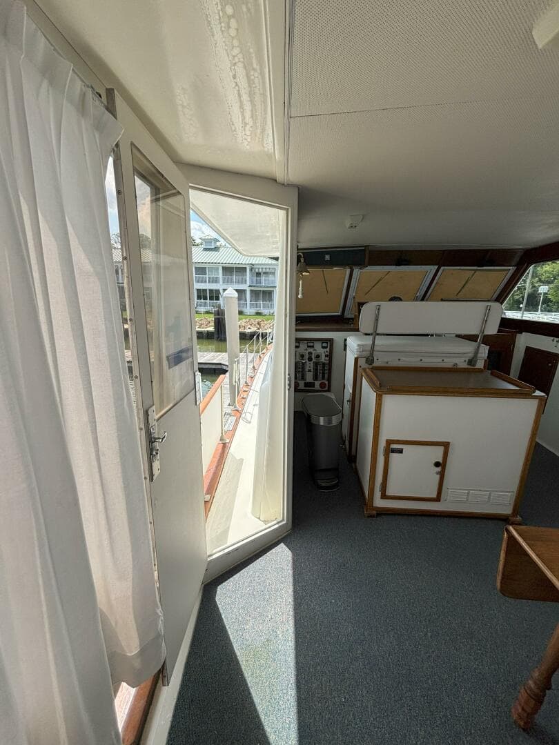 1972 Matthews 4 Flush Deck — photo 29