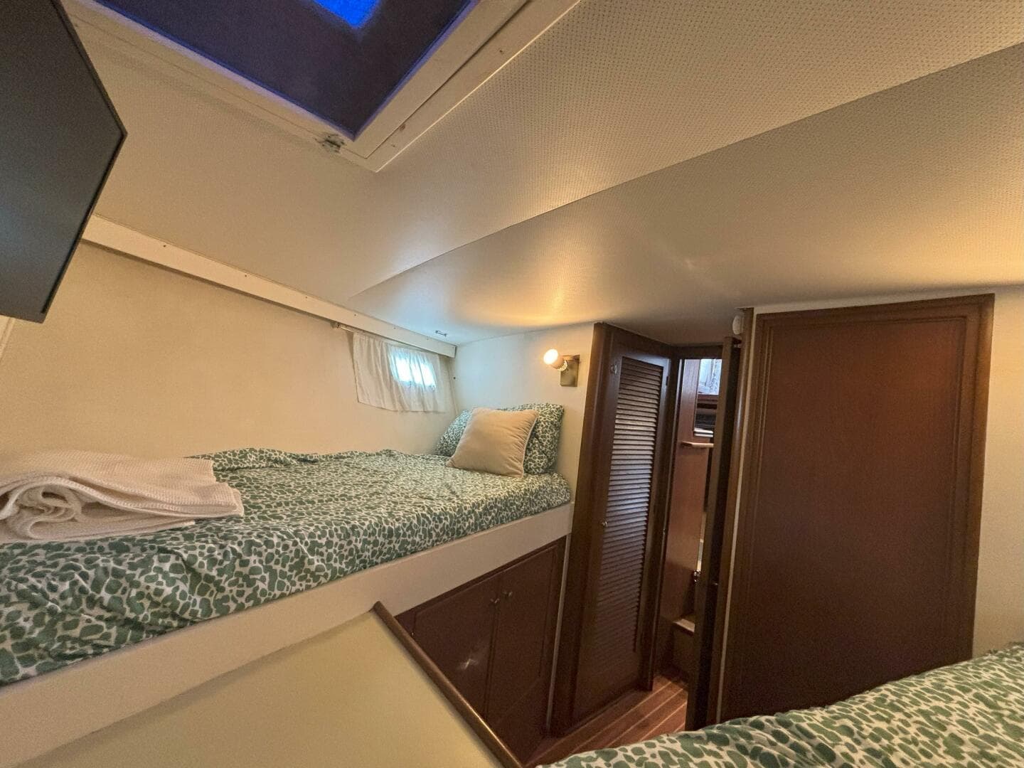 1972 Matthews 4 Flush Deck — photo 52