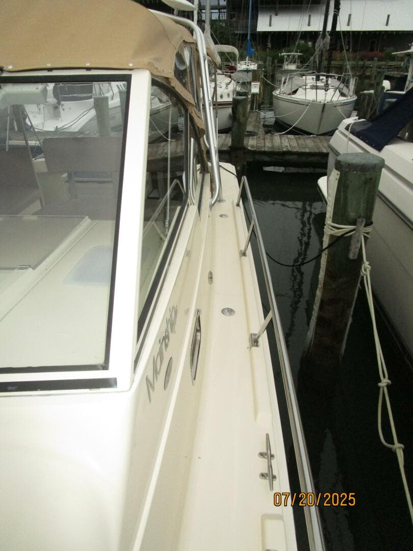 2006 Mainship Pilot — photo 10
