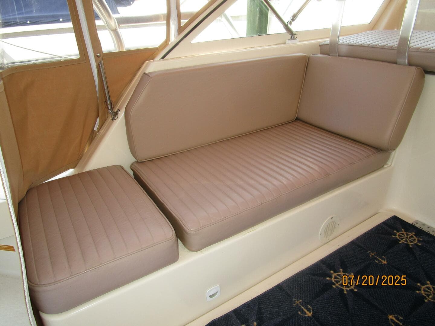 2006 Mainship Pilot — photo 28