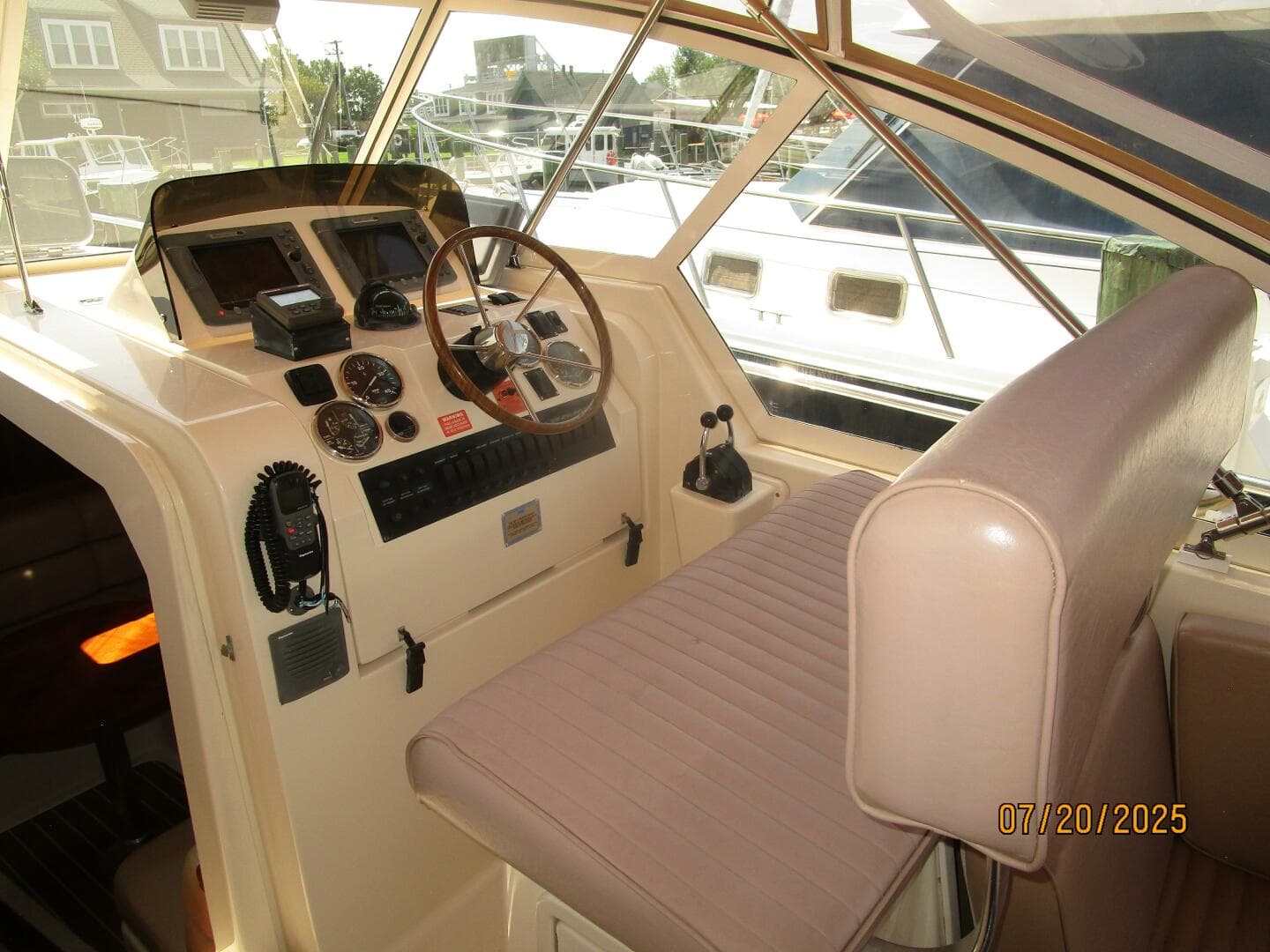 2006 Mainship Pilot — photo 24