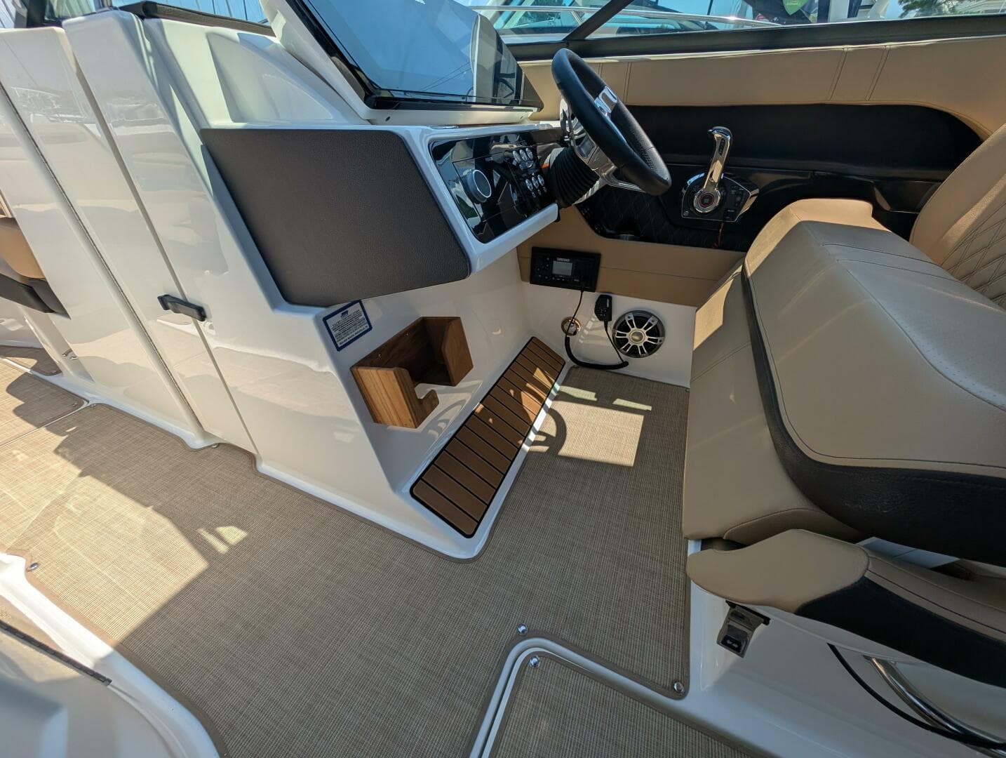 2023 Sea Ray 280 Slx — photo 23