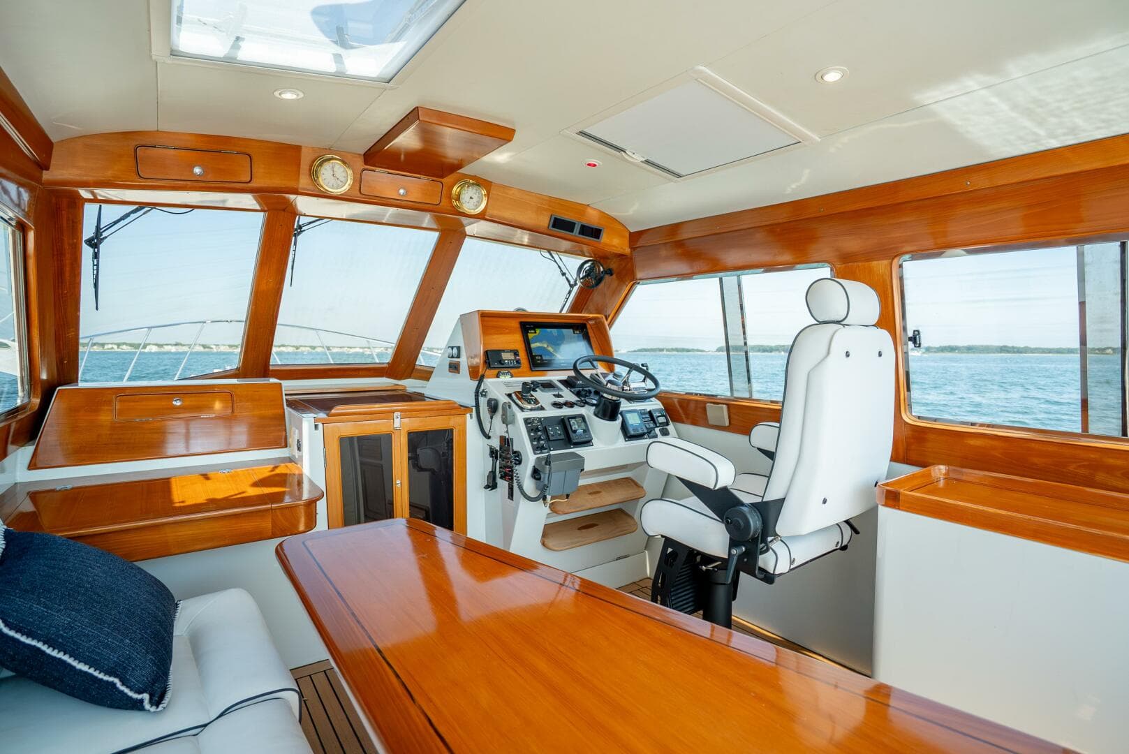 2000 Little Harbor 44 Whisperjet — photo 9