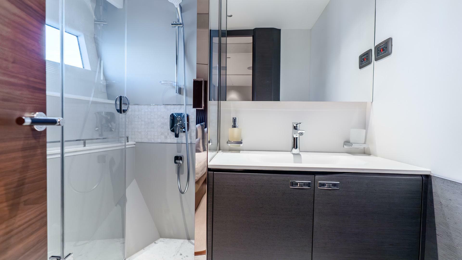 2024 Princess X80 — photo 59